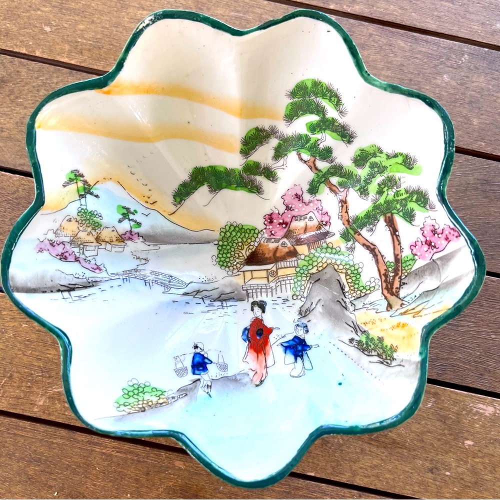 Stunning Vintage Antique Hand Painted Nippon Bowl w/Scalloped Edges